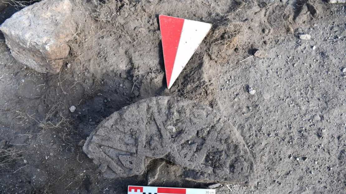 Rare Stone Bearing Prophet Muhammad's Name Discovered at Ani Archaeological Site in Türkiye