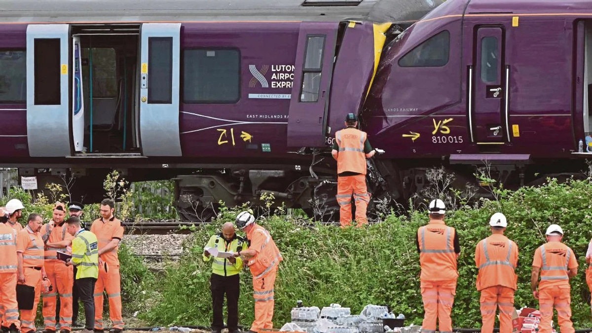 Train Crash North of London Kills Driver, Leaves 28 Hospitalised