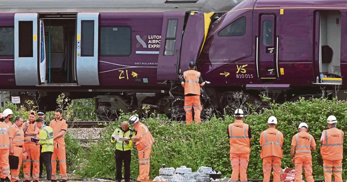 Train Crash North of London Kills Driver, Leaves 28 Hospitalised