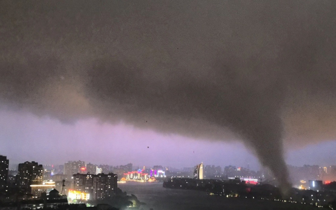 Deadly Storms Sweep Central China's Hubei, 11 Dead and One Missing