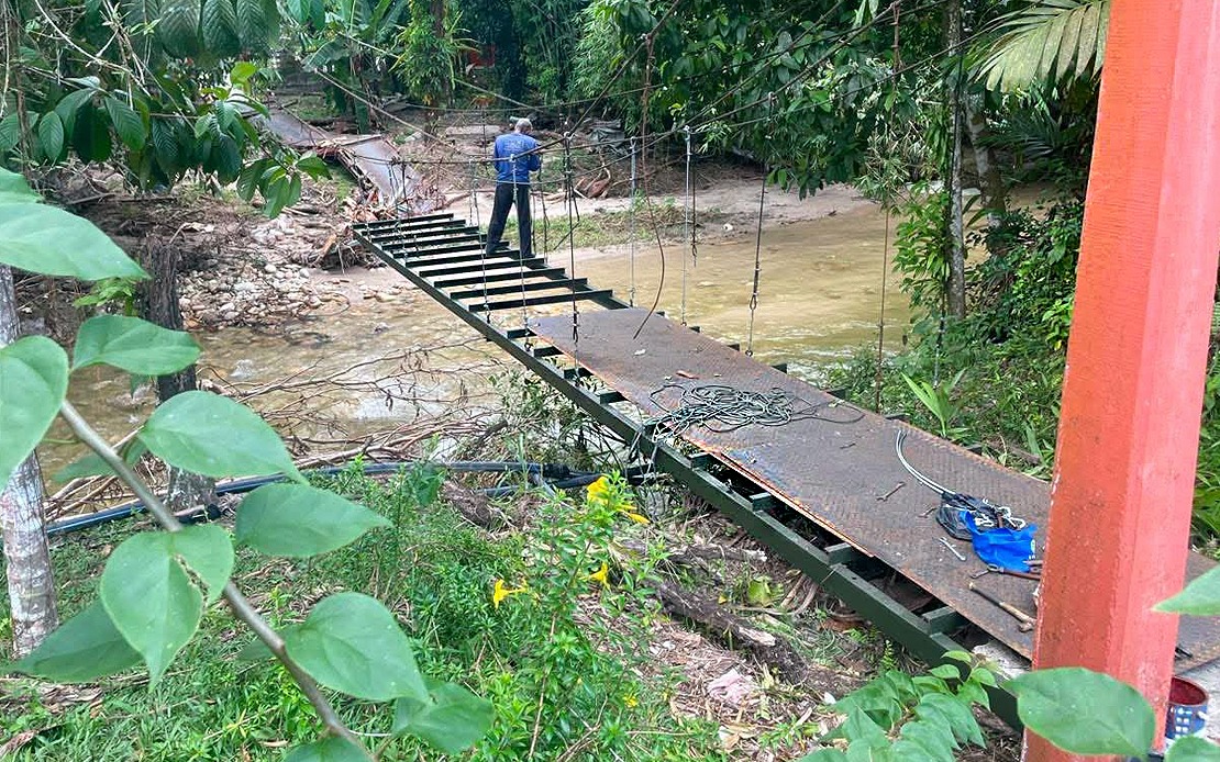 Perak Allocates RM500,000 For Concrete Bridge After Kampung Ulu Geruntum Collapse