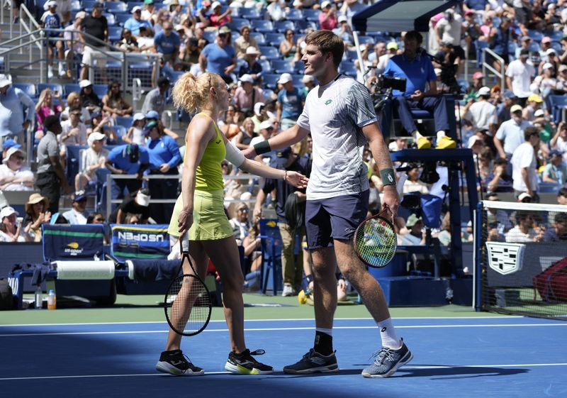 Serena Williams Returns in Triumph as Mixed Doubles Shake-up Continues at US Open