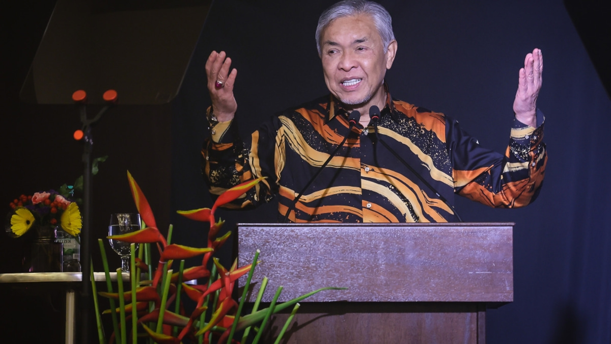 Zahid Eyes Federal Victory as BN Sweeps State Elections in Johor and Negeri Sembilan