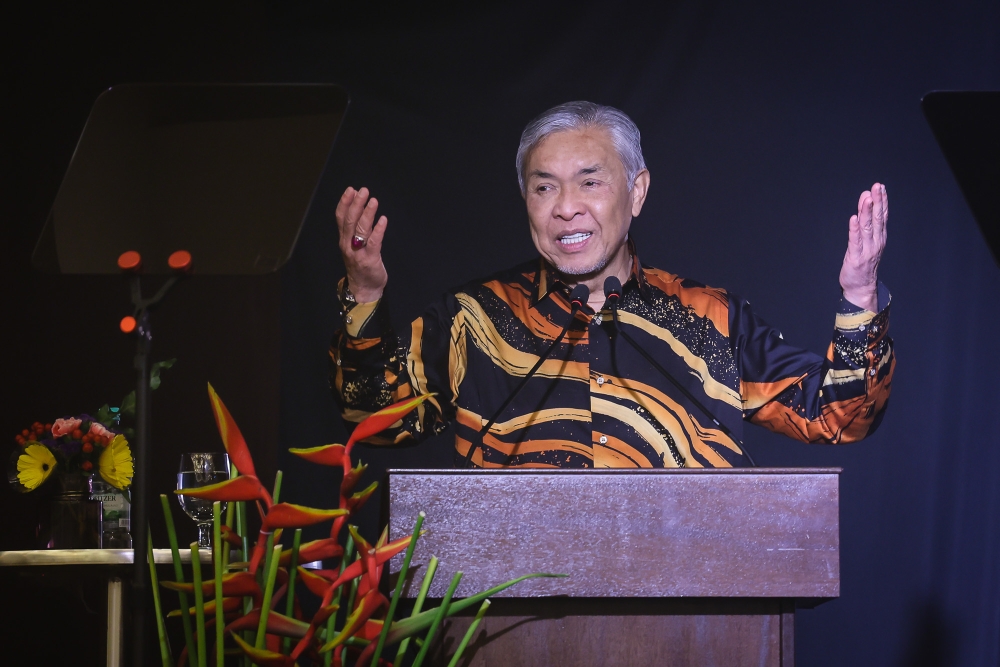 Zahid Eyes Federal Victory as BN Sweeps State Elections in Johor and Negeri Sembilan