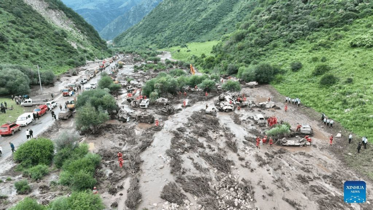 Flash flood kills 10 in China's Gansu as Typhoon Noul batters southern coast