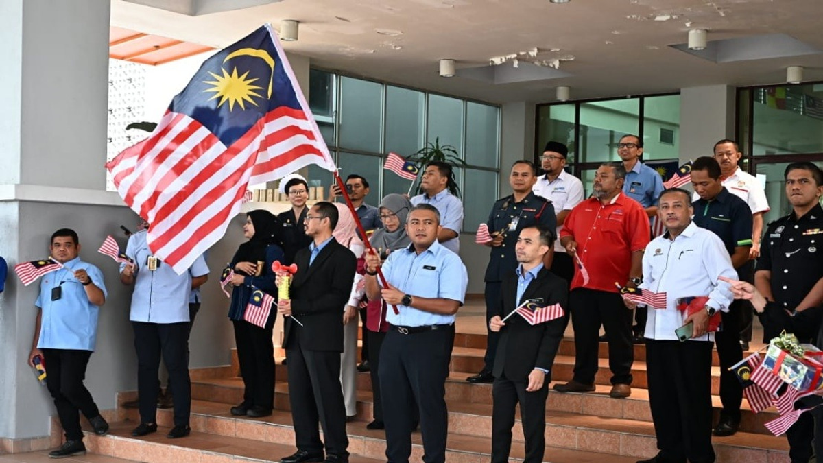Selangor Unites Across Agencies for Patriotism Drive Through Flag Relay Campaign