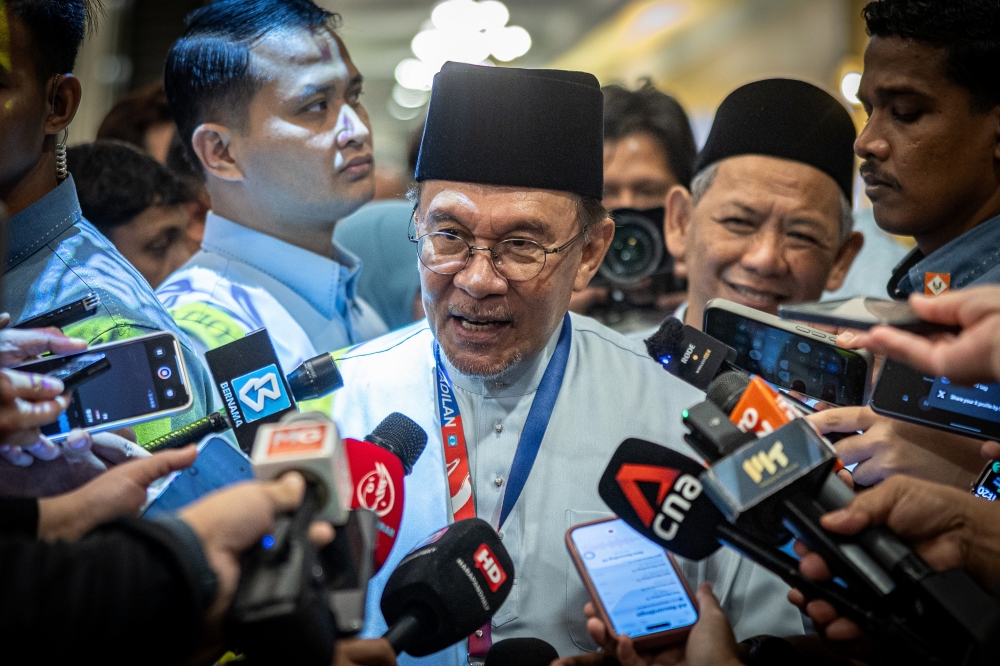 Anwar insists unity unchanged despite Khairy's rift allegations