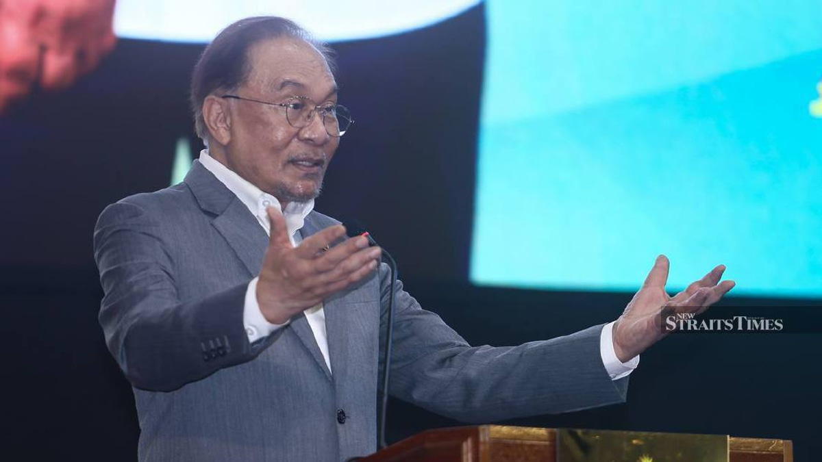 Anwar Orders Review of Civil Service Promotion Bottlenecks Leaving Officers Waiting Eight Years