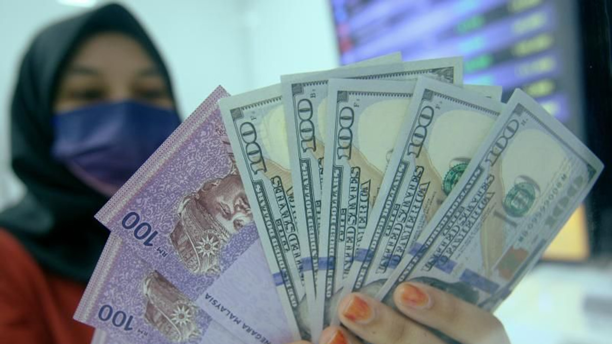Ringgit Strengthens Against Major Currencies but Weakens on US Dollar as Trump Tariff Threat Looms