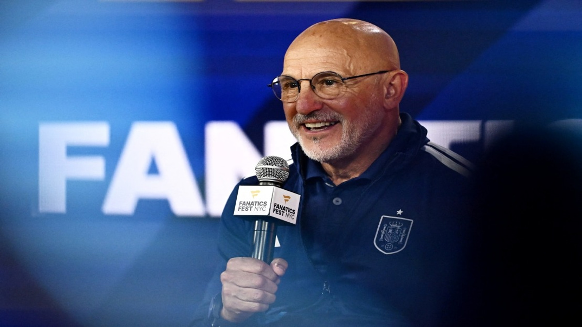 Spain's De la Fuente Calls for Strict Refereeing in World Cup Final Against Argentina