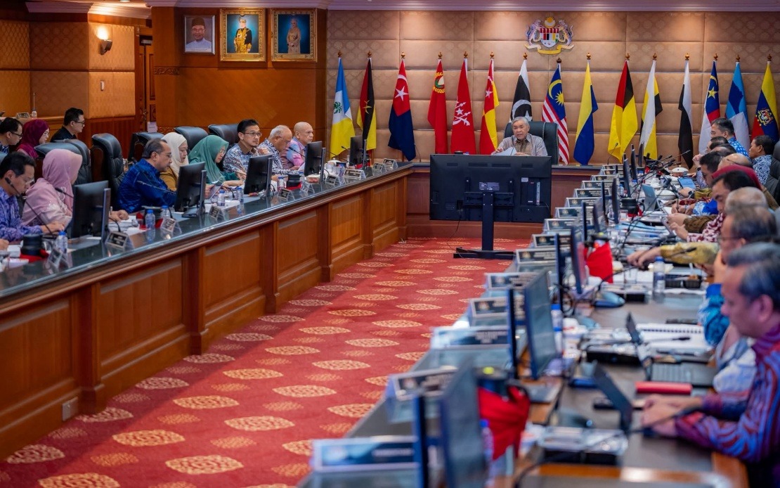 Malaysia Charts Multifaceted Approach to Cost of Living Crisis with Rice Roadmap and Healthcare Reforms