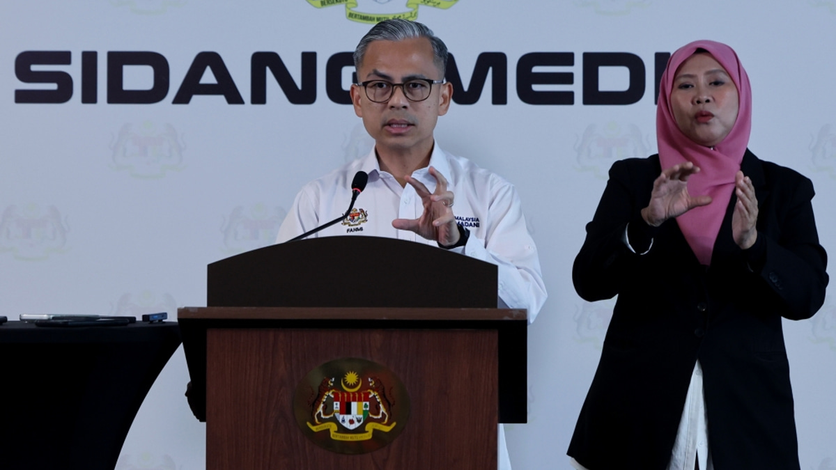 PM Orders Fast-Track Review of 15,000 Foreign Worker Applications