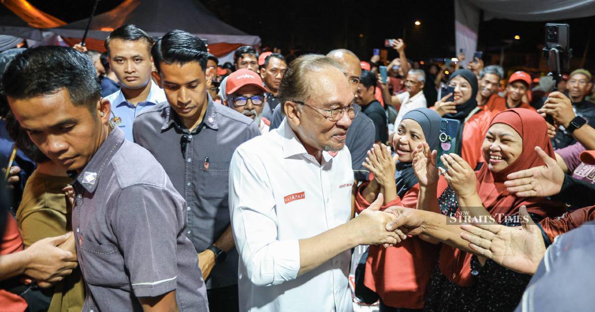 Anwar urges Johor voters abroad to return home for state election