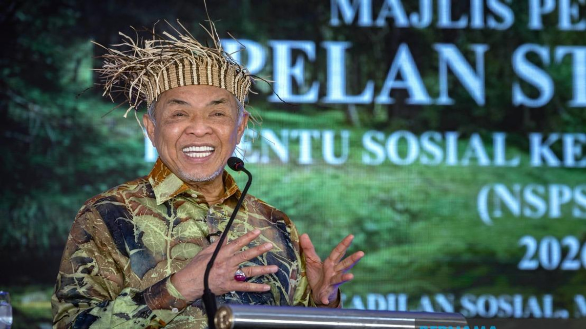 Ahmad Zahid Urges Prayers for PM Anwar's Recovery After Surgery