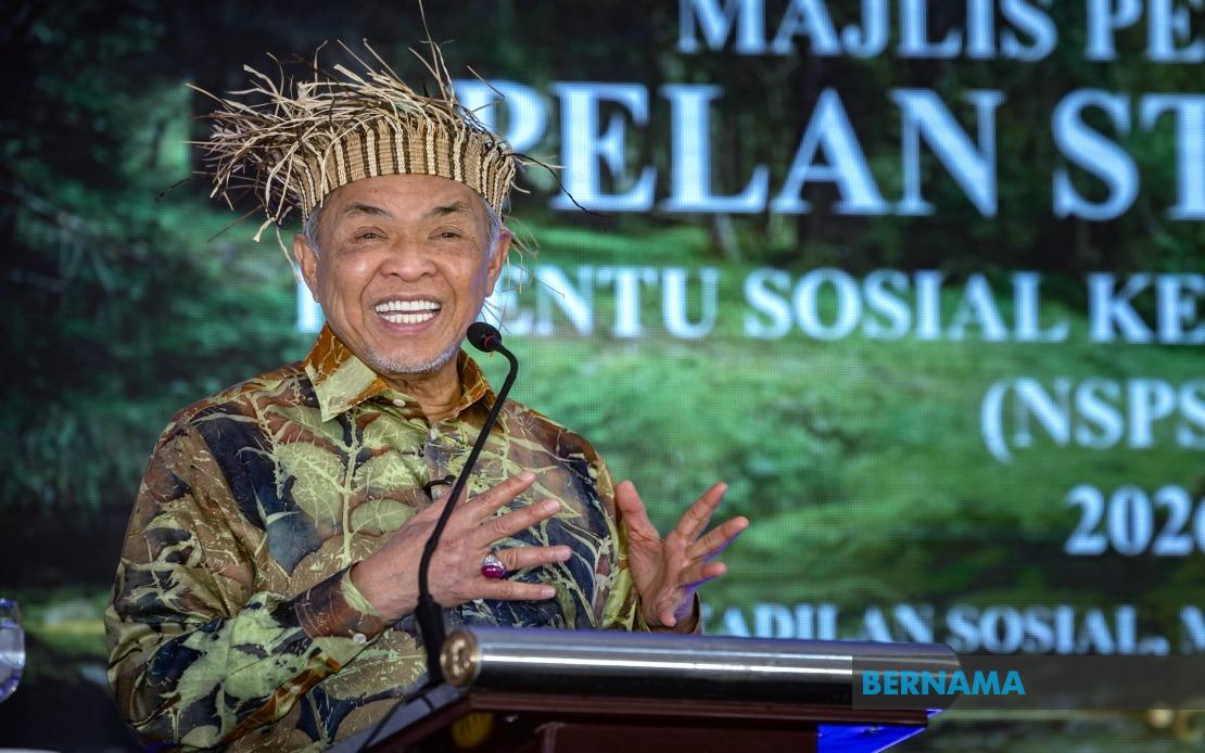 Ahmad Zahid Urges Prayers for PM Anwar's Recovery After Surgery