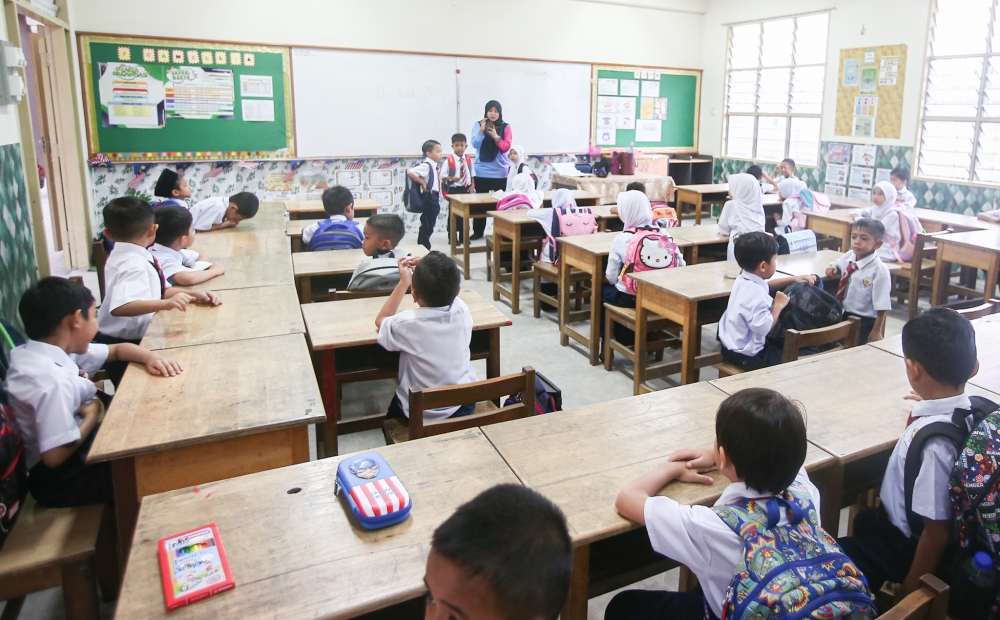 Malaysian Teachers' Union Calls for Legal Shield Against Lawsuits as Educators Fear Repercussions for Classroom Discipline