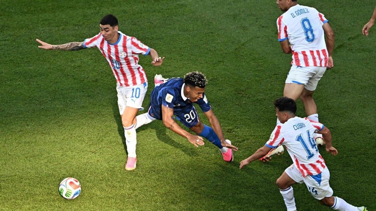 Chinese fans criticise Paraguay's aggressive tactics in World Cup loss to France