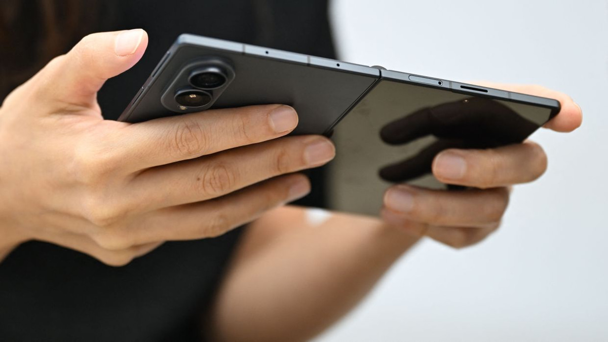 Samsung's Passport-Style Galaxy Z Fold 8 Signals Major Shift in Foldable Phone Design
