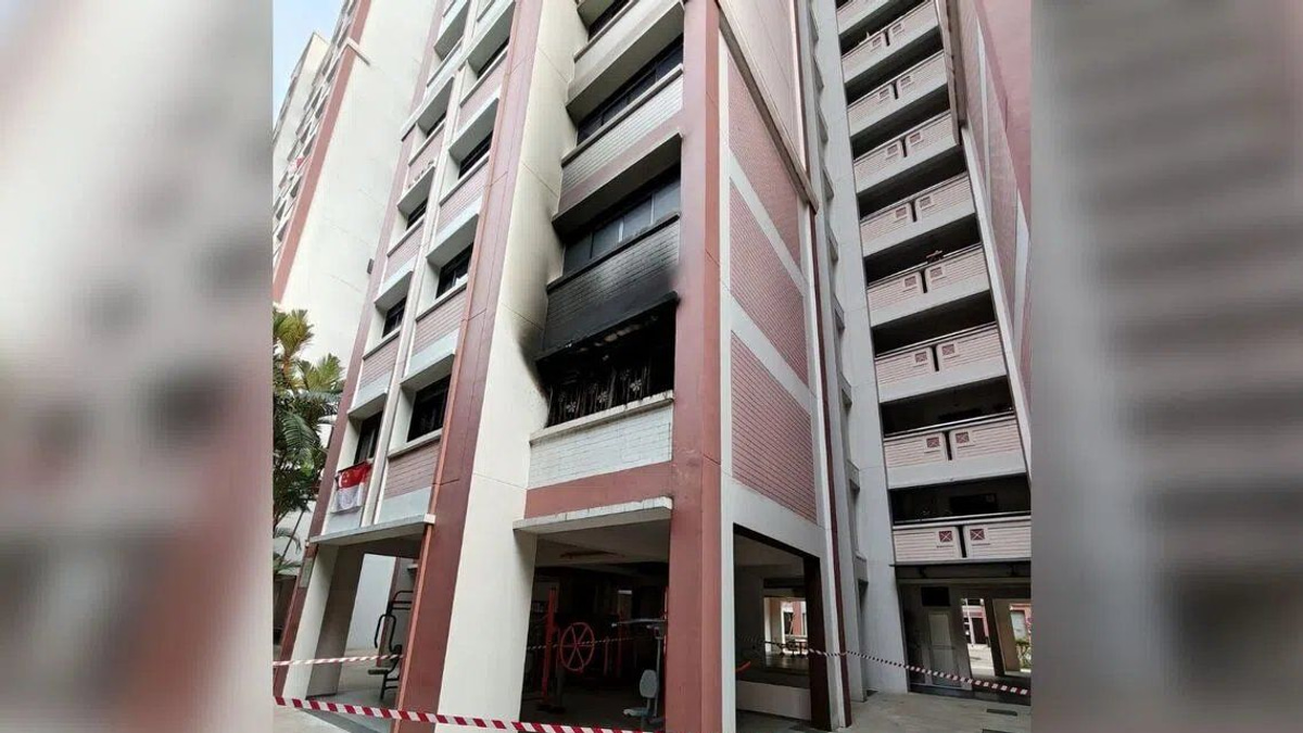 Elderly man hospitalised after bedroom fire in Singapore HDB flat; neighbour hailed for swift action