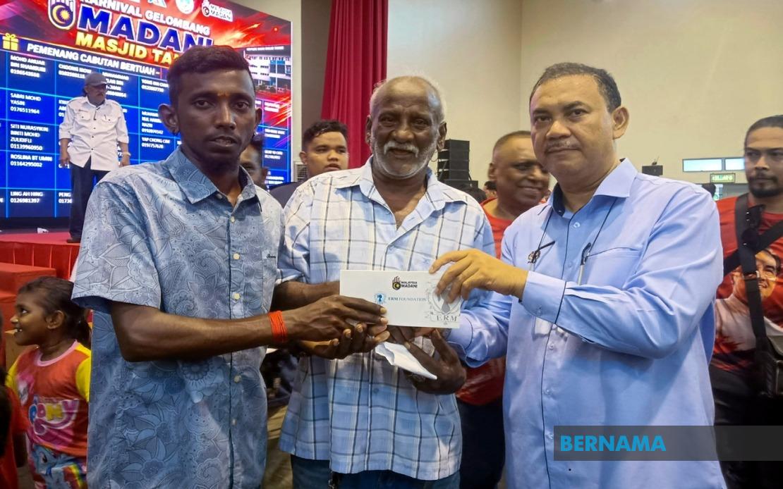 2,000 Masjid Tanah Residents Receive RM200 Cash Aid Under MADANI Assistance Drive