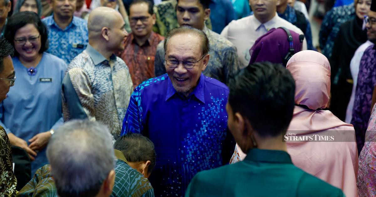 Academics Must Be Free to Defend Ideas Without State Interference, Says Anwar