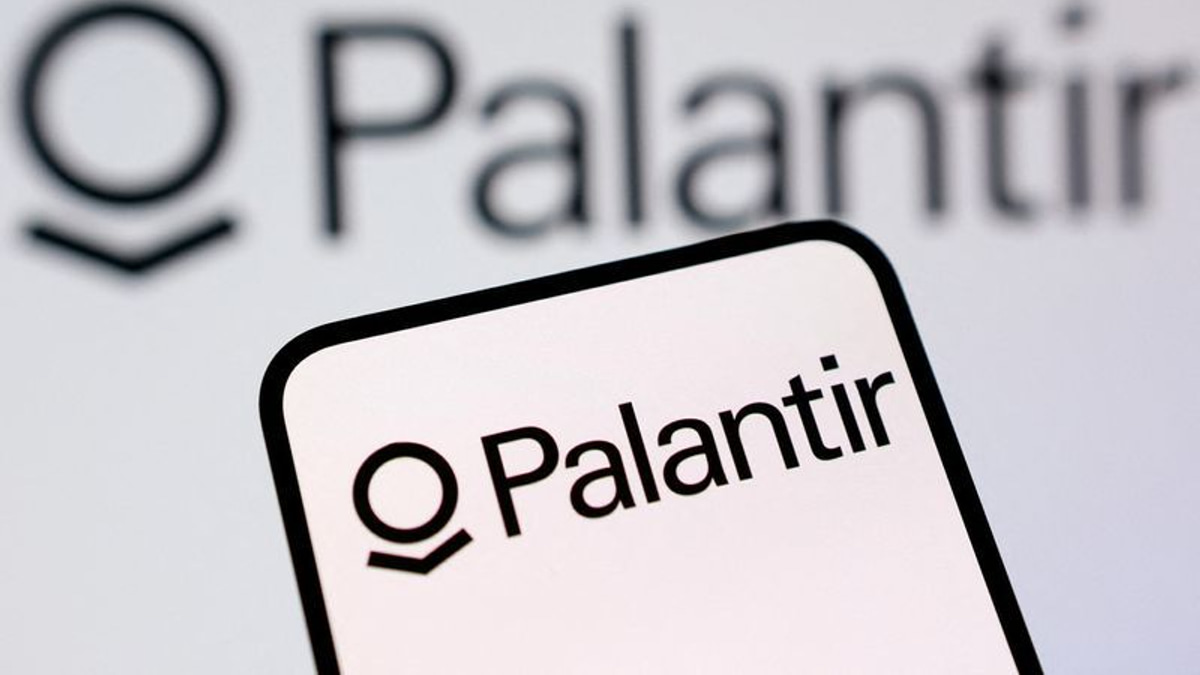Palantir Raises Revenue Forecast as AI Data Analytics Demand Surges Globally