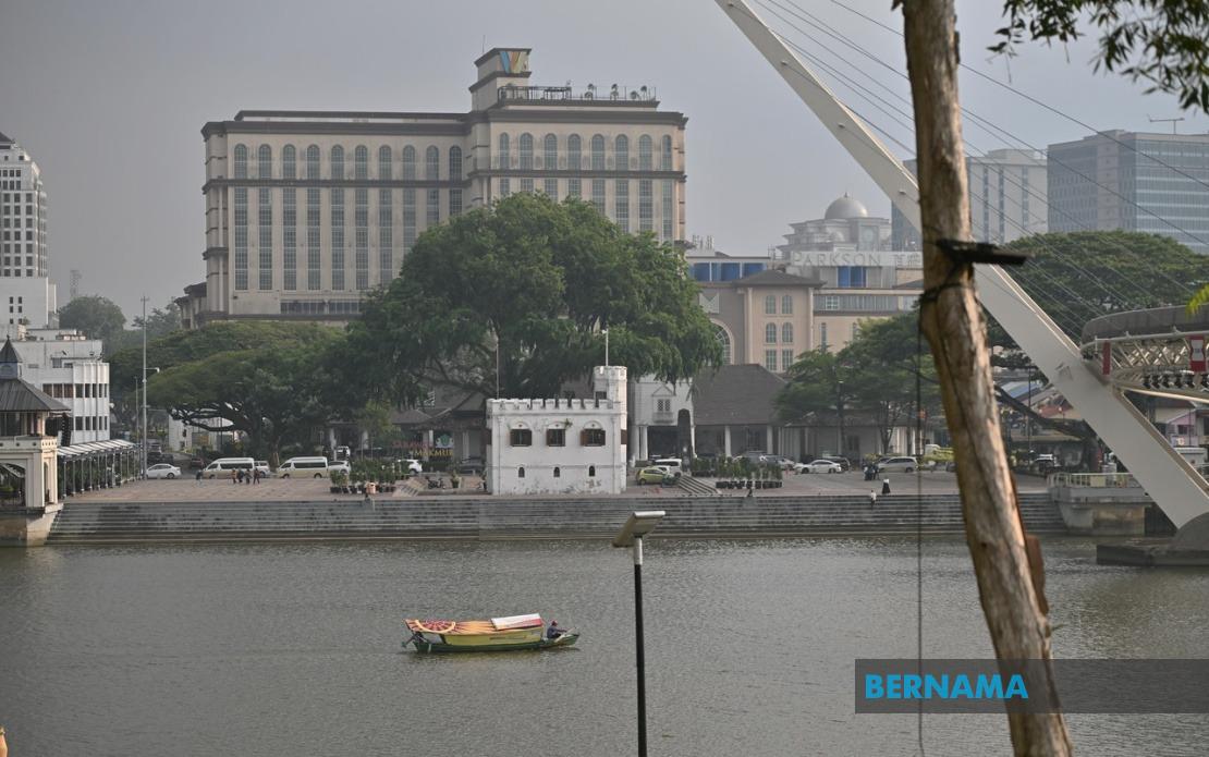 Malaysia Needs Stronger Prevention Strategy for Transboundary Haze, Says Lee Lam Thye
