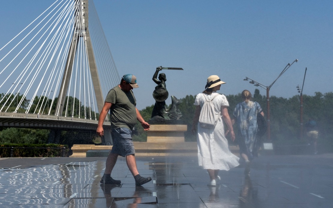 Poland Swelters Through Record-Breaking Heatwave as Mercury Hits 40.5°C