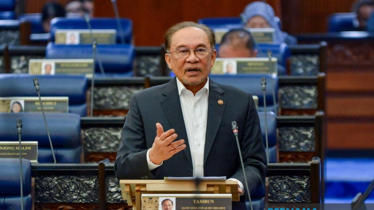Transport Ministry to Explore Cross-Border Port Usage, PM Anwar Says