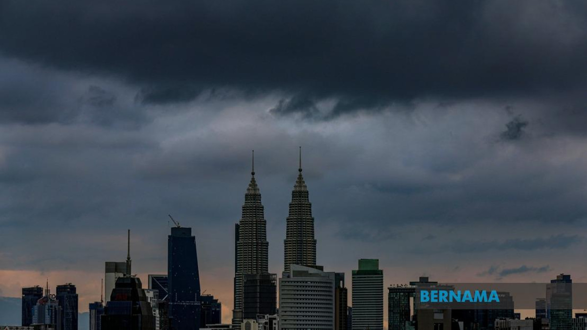 Severe Weather Alert: Thunderstorms and Heavy Rain Expected Across 12 Malaysian States and Federal Territories Until Evening