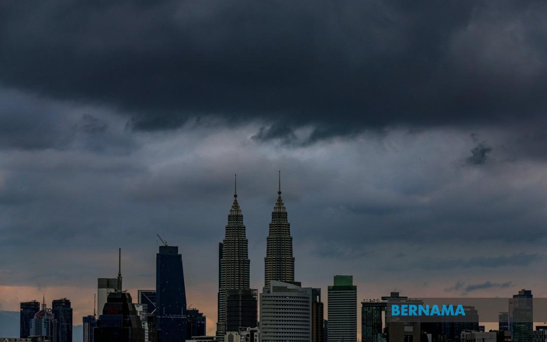 Severe Weather Alert: Thunderstorms and Heavy Rain Expected Across 12 Malaysian States and Federal Territories Until Evening