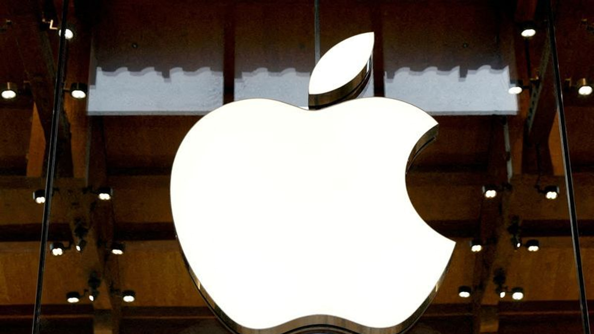 Apple Escalates Trade Secrets Battle Against OpenAI, Seeks Injunction and Depositions