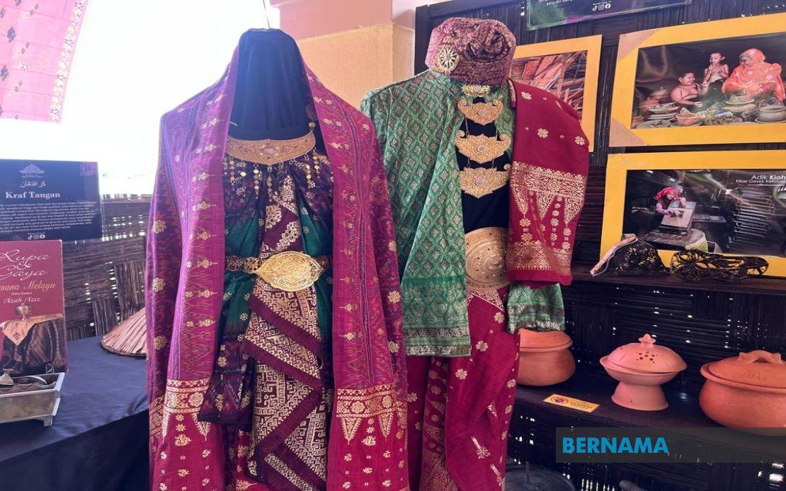 Kain Lima Faces Extinction as Master Weavers Vanish from Malaysia's Textile Landscape
