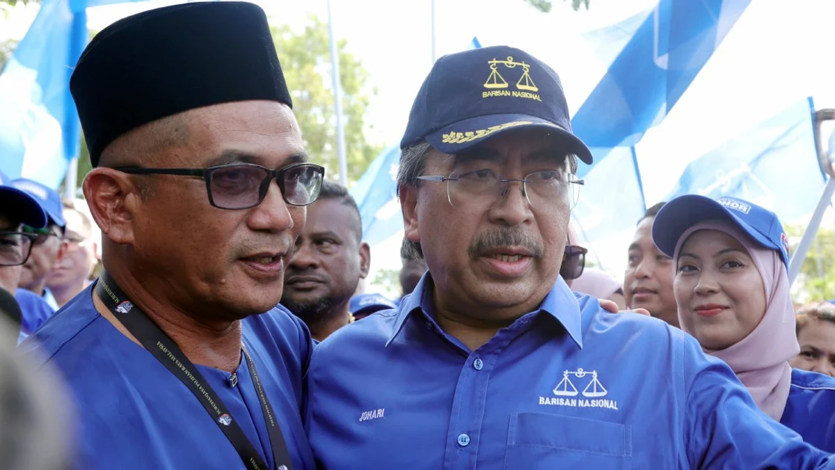 Focus on winning hearts, not stirring tensions, Johari tells BN candidates in Johor