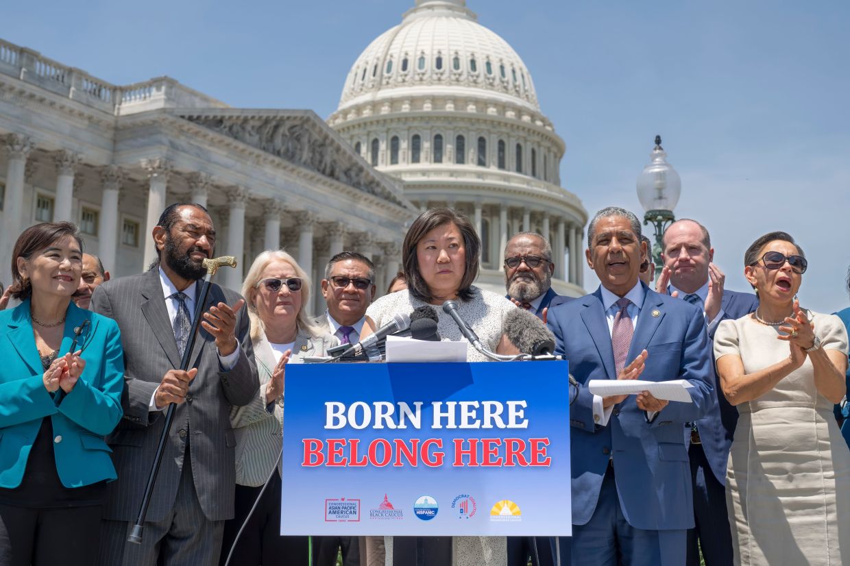 US Supreme Court Rejects Trump's Bid to End Birthright Citizenship