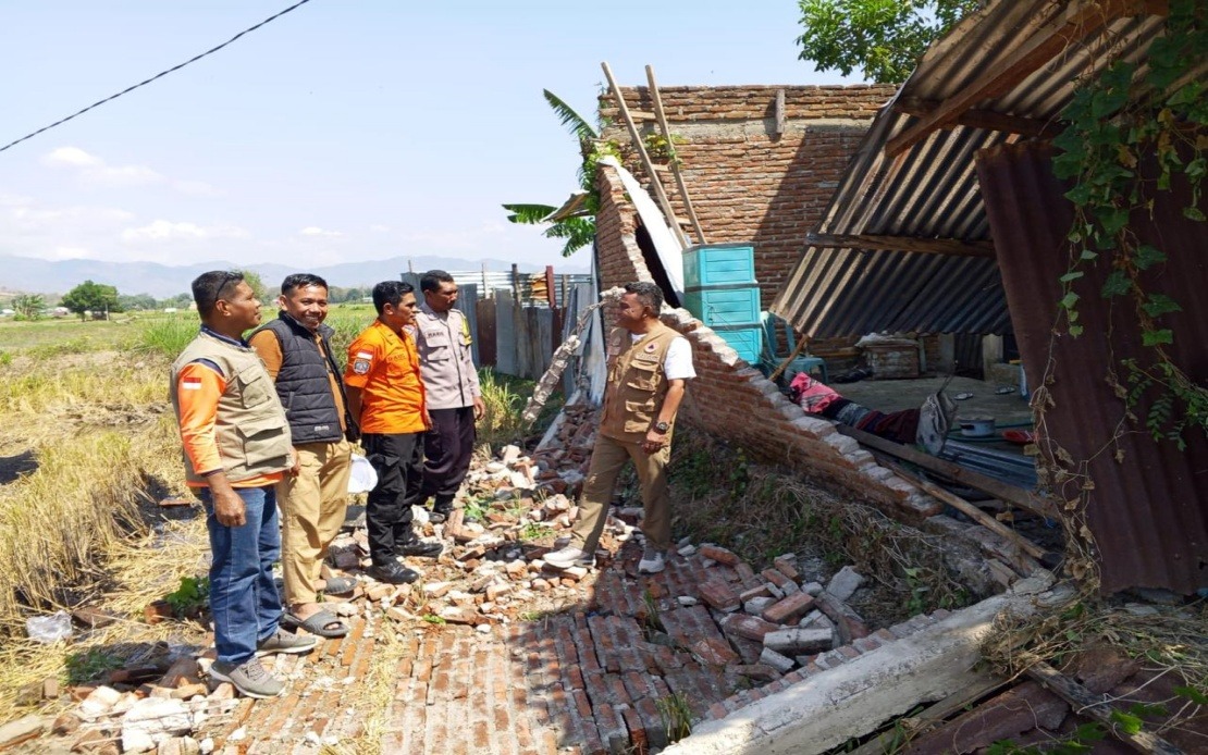 Death Toll From Flores Earthquake Reaches 38 As Rescue Operations Intensify