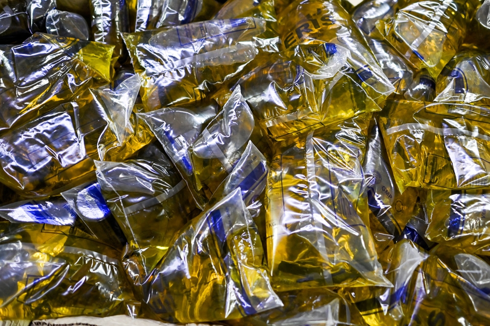 Six men charged over illegal stockpiling of subsidised cooking oil in Shah Alam