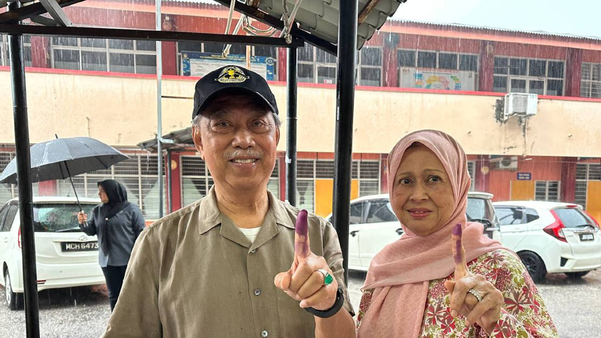 Heavy rain will not dampen voter enthusiasm, Muhyiddin hopes as Johor heads to polls