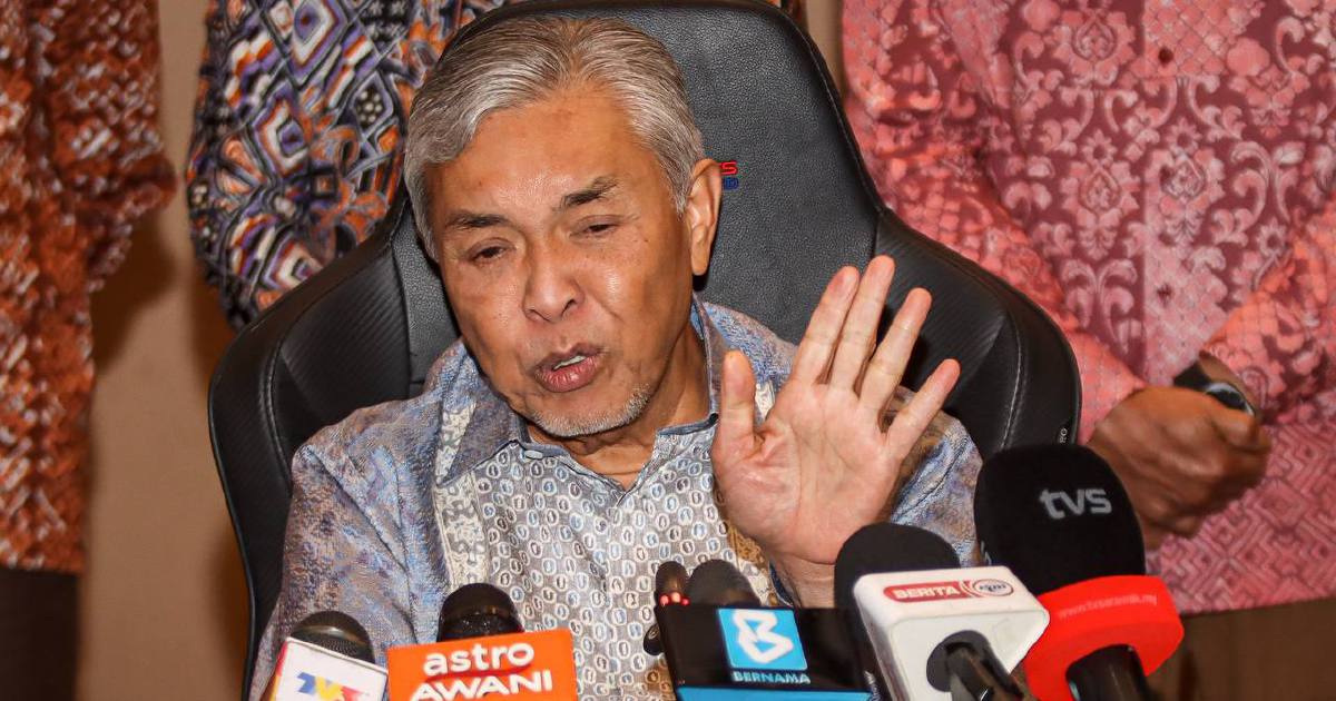 Zahid Rules Out Bid to Topple Anwar, Reaffirms Unity Government Stability
