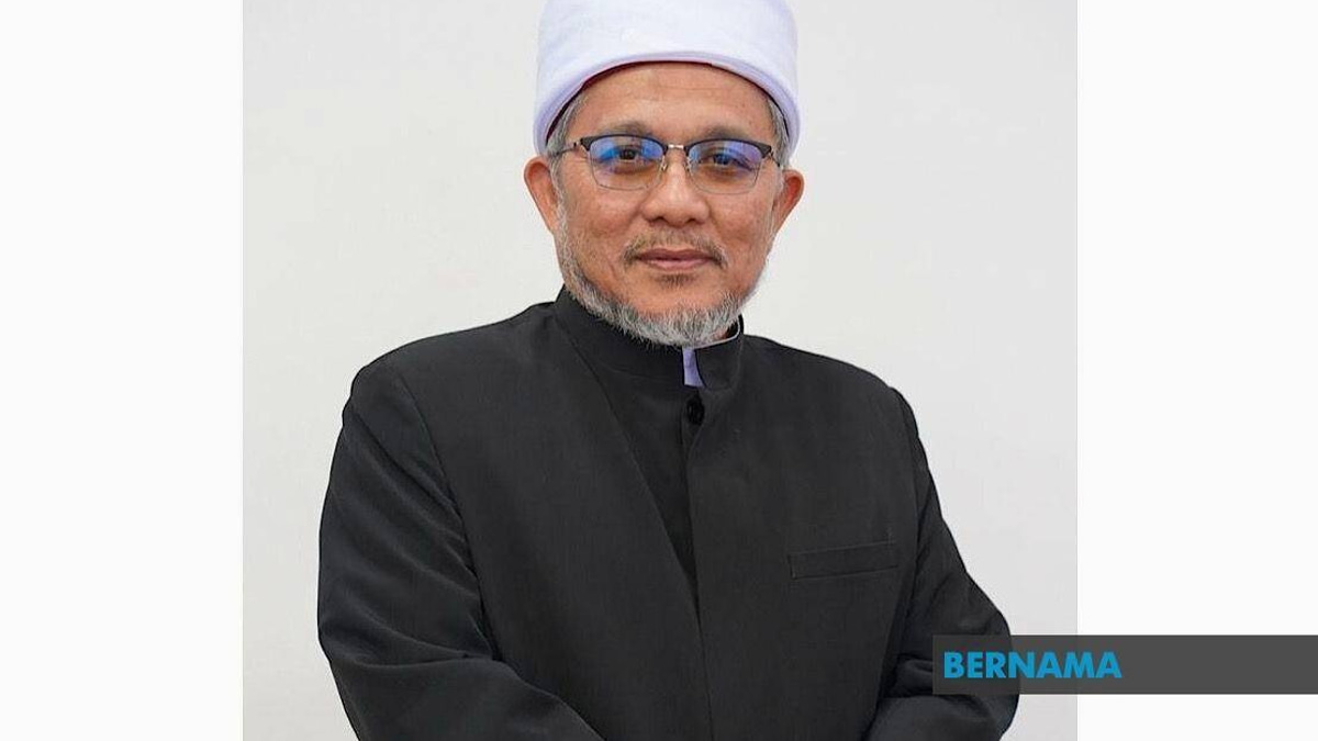 Pahang Reaffirms Sultan's Decree To Strengthen Mosques, Suraus