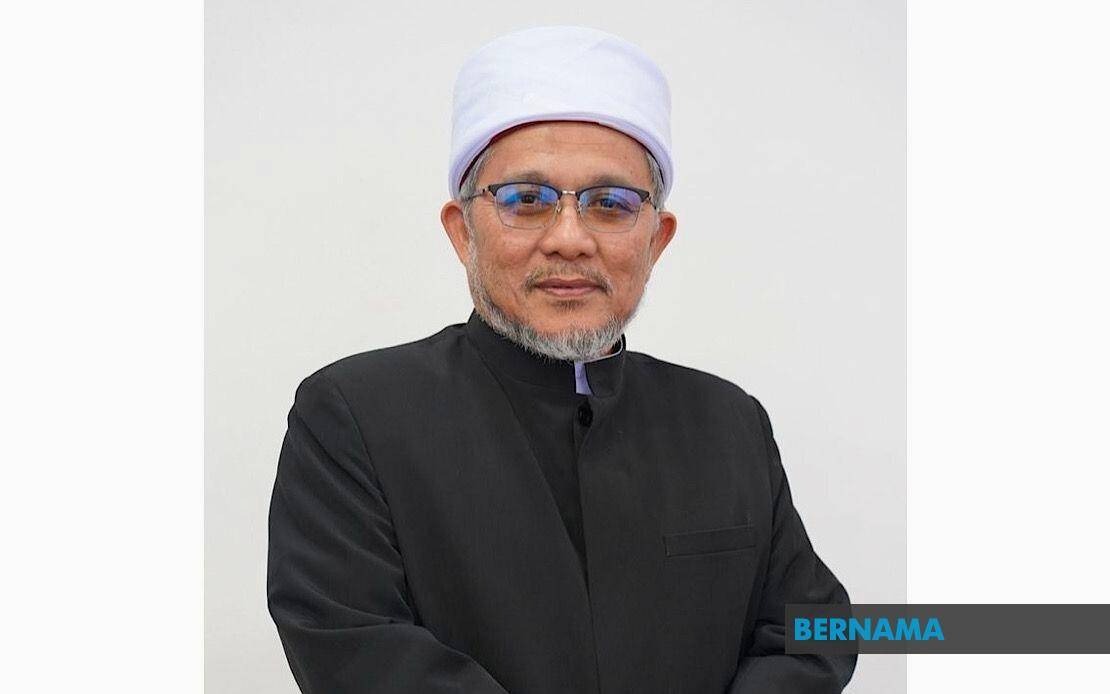 Pahang Reaffirms Sultan's Decree To Strengthen Mosques, Suraus
