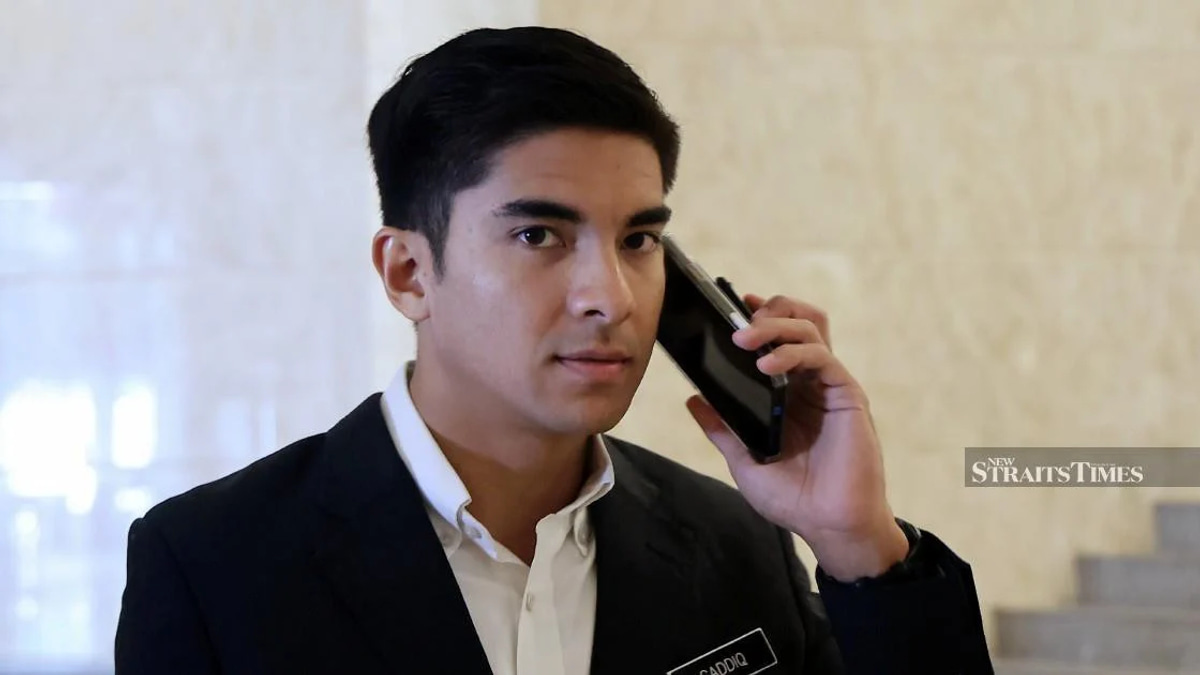Tunku Ismail Takes Aim at Social Media-Obsessed Politicians, Criticism Points to Syed Saddiq