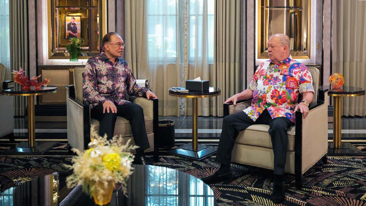 King Receives Anwar Ibrahim Ahead of Malaysia's 69th National Day Celebrations