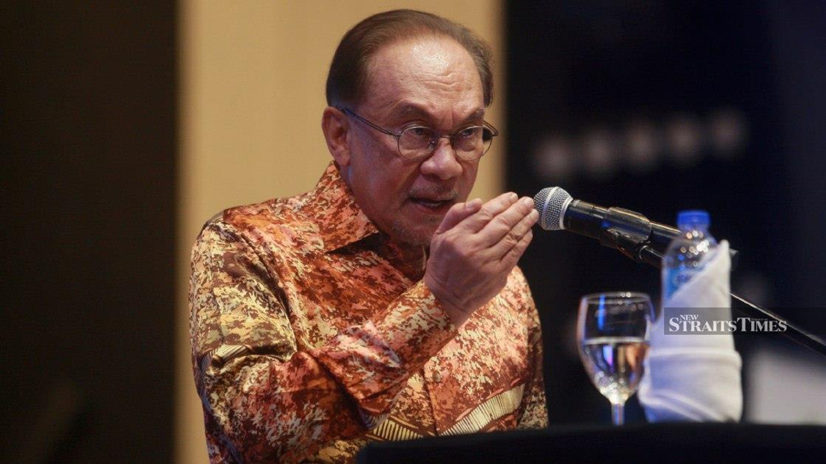 Anwar Directs Probe into Khazanah Subsidiary Over Governance and Financial Concerns