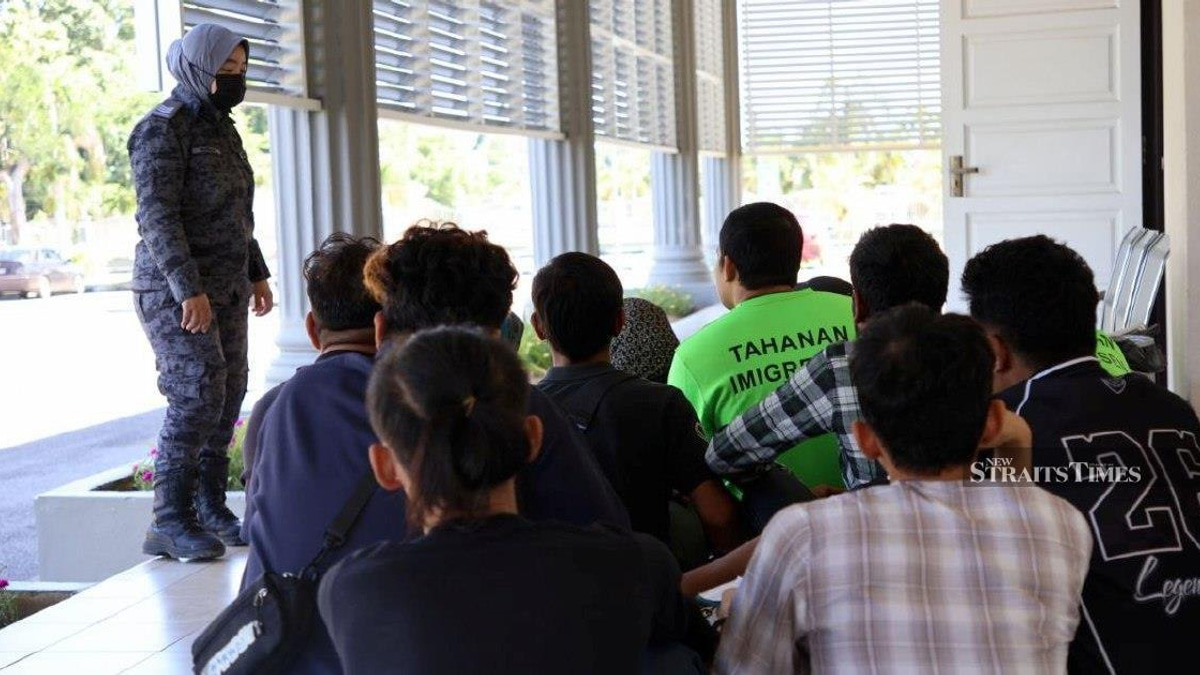 Ten Undocumented Migrants Charged in Pasir Mas Court for Overstaying and Illegal Entry