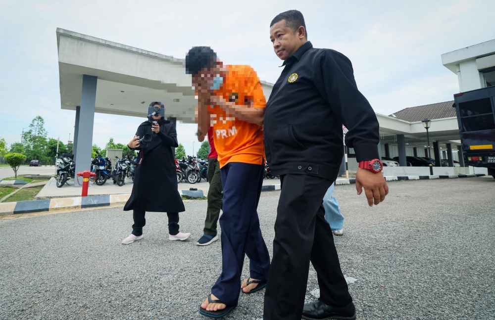 Kelantan Police Chief Detained as Anti-Corruption Agency Investigates RM500 Bribe Allegation
