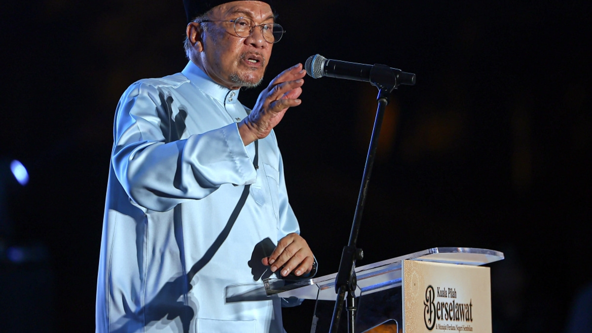 Anwar Pledges Transparency as Government Pushes Forward with Tabung Haji Royal Commission Probe