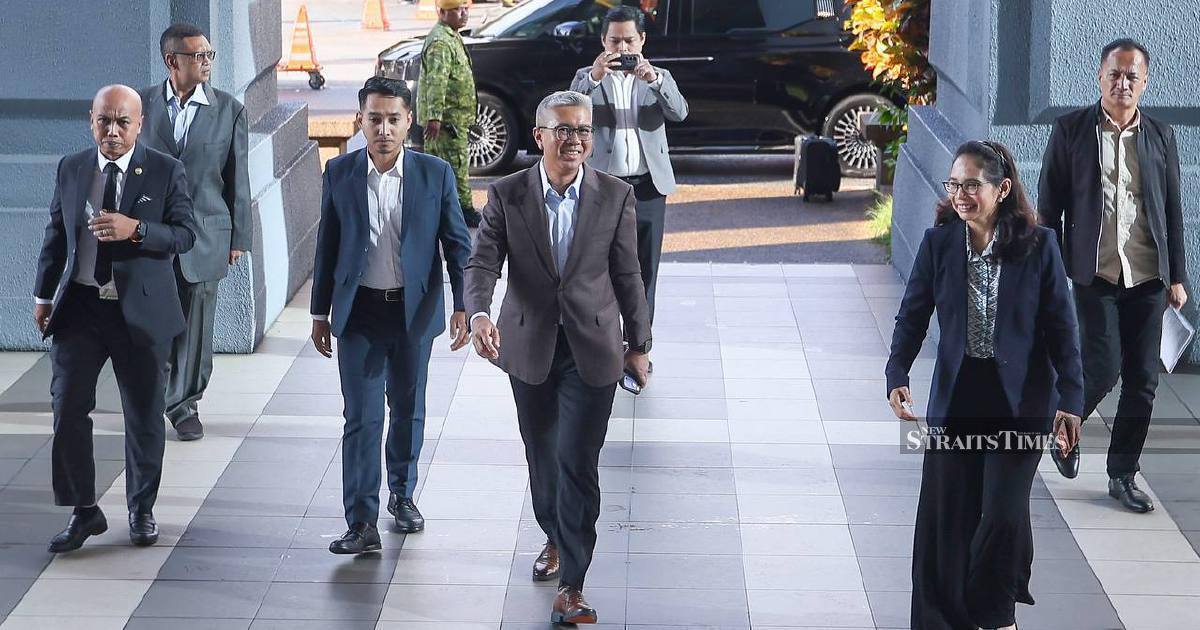 Tengku Zafrul Testifies in Muhyiddin's Jana Wibawa Trial