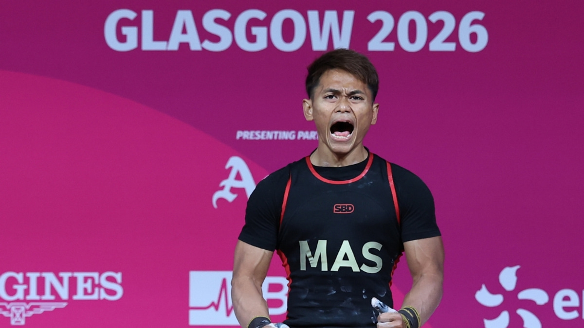 Anwar Hails Mohamad Aniq Kasdan's Historic Commonwealth Games Gold as National Pride