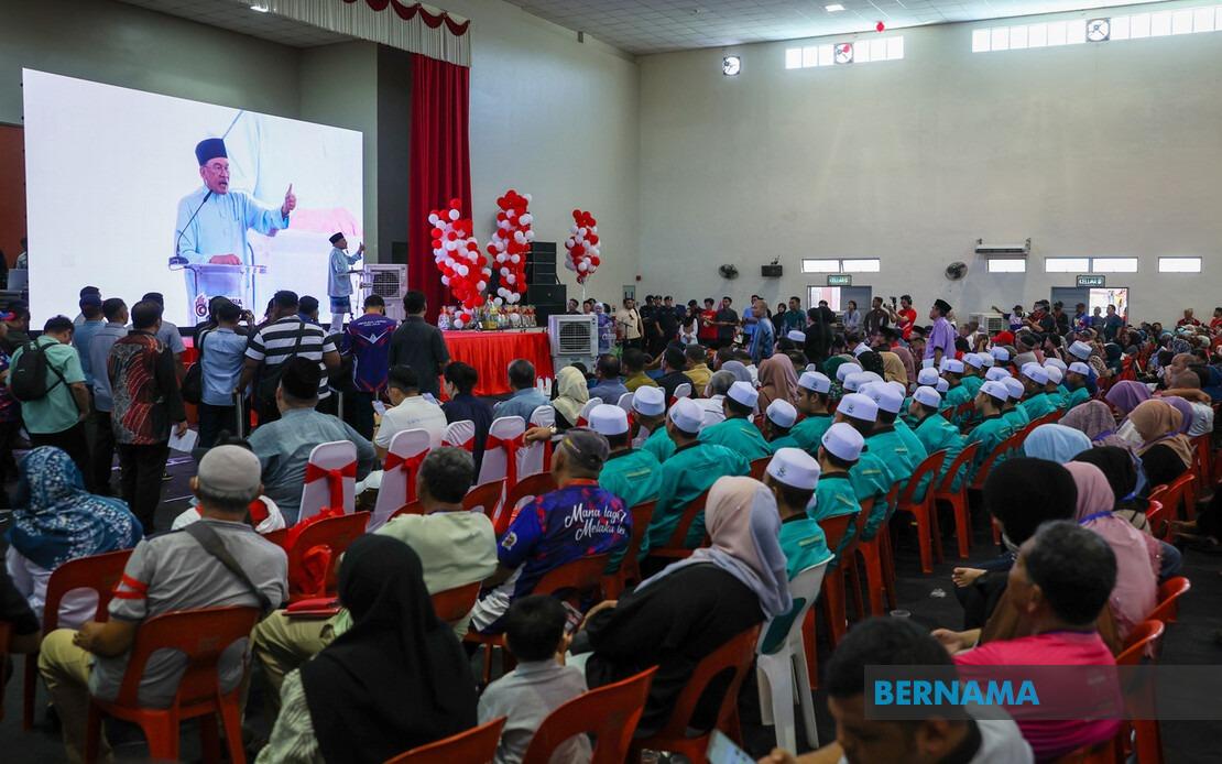 MADANI Government Pledges Equitable Education Funding Across All Streams